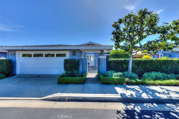 $2,650,000 | 3621 Geranium Avenue, Corona del Mar, CA 92625