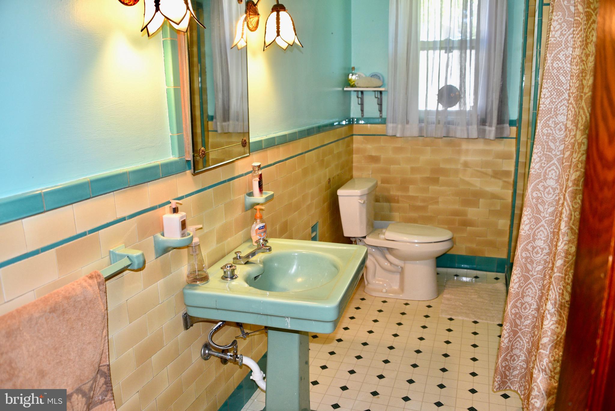 1349 Fritztown Road Reinholds, PA 17569 - Photo 18 of 41 Gallery Image 18