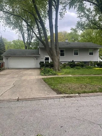 $369,900 | 804 Elizabeth Street, Batavia, IL 60510