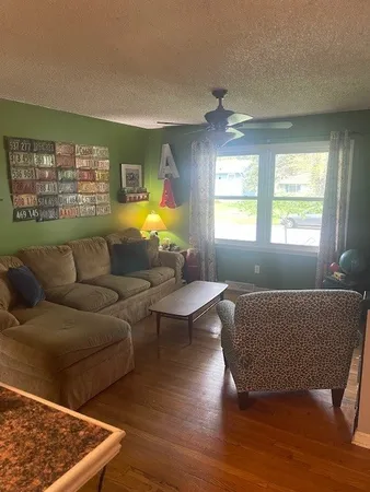 $369,900 | 804 Elizabeth Street, Batavia, IL 60510