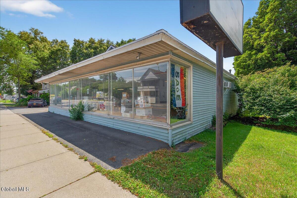 433 Lower Main Street Hudson Falls, NY 12839 - Photo 6 of 36 06-433 LOWER MAIN-31