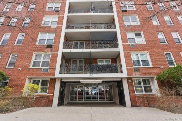 $359,000 | 144-30 Sanford Avenue, Unit 6V | Flushing