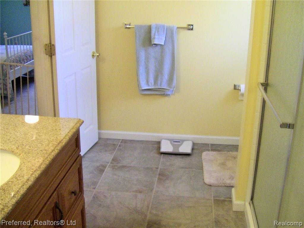 409 Buckingham Road Canton, MI 48188 - Photo 29 of 42 40-IMG_4672.JPG