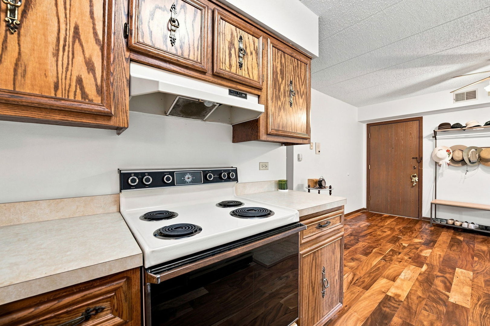5746 106th Street, Unit 1D Chicago Ridge, IL 60415 - Photo 12 of 29 Gallery Image 12