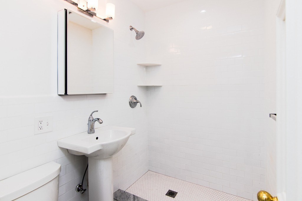 169 Beacon Street, Unit 3R Boston, MA 02116 - Photo 9 of 9