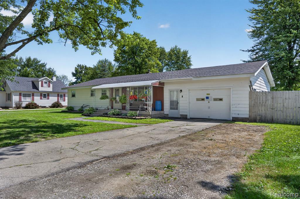 5233 Torrey Road Flint, MI 48507 - Photo 8 of 45