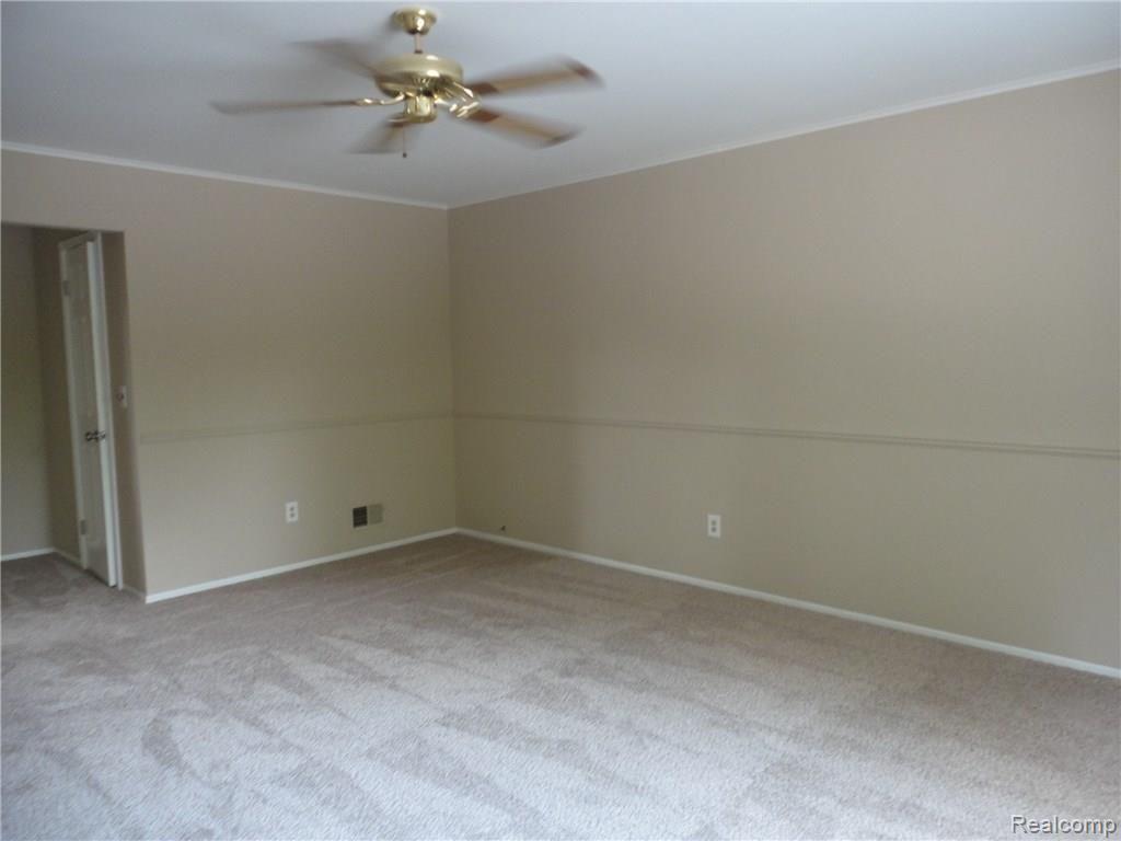 6118 Wedgewood Road Canton, MI 48187 - Photo 12 of 17 DSC02206.JPG