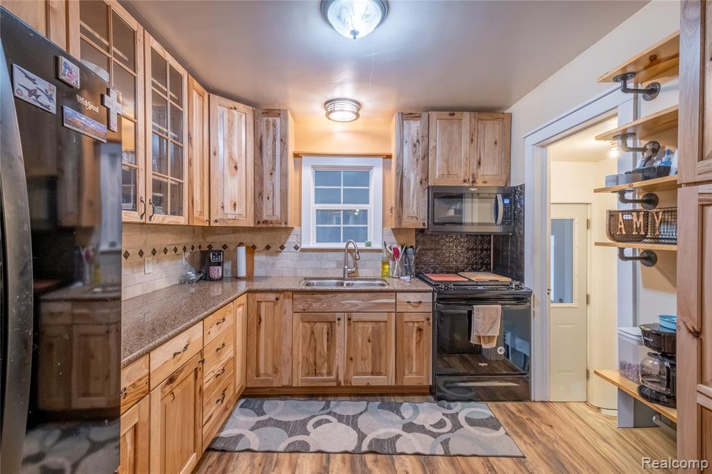 5526 Corunna Road Flint, MI 48532 - Photo 17 of 29 Gallery Image 17