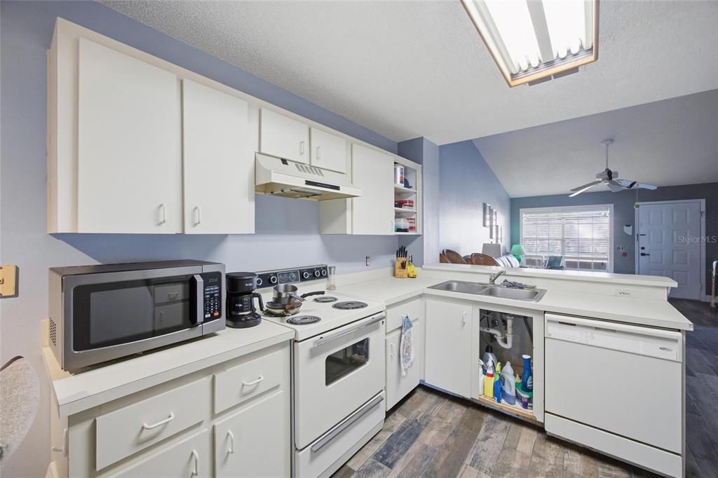 7924 Hardwick Drive, Unit 623 New Port Richey, FL 34653 - Photo 6 of 18