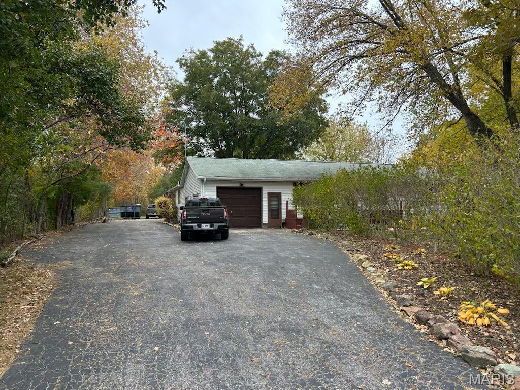 10198 Old Rte 66 Litchfield, IL 62056 - Photo 5 of 13