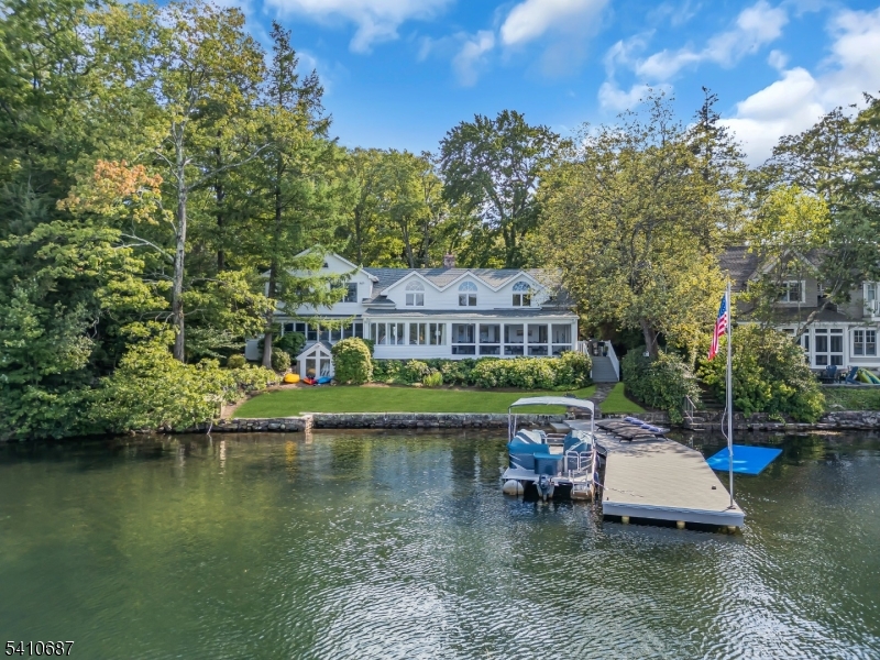 134 Lake End Road Newfoundland, NJ 07435 - Photo 1 of 47