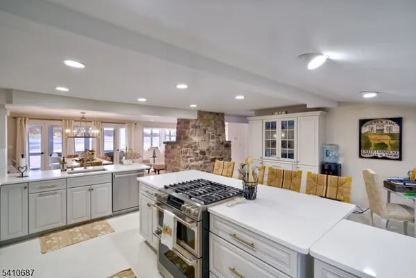 $2,495,000 | 134 Lake End Road, Newfoundland, NJ 07435