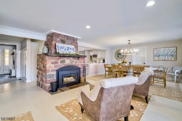 $2,495,000 | 134 Lake End Road, Newfoundland, NJ 07435