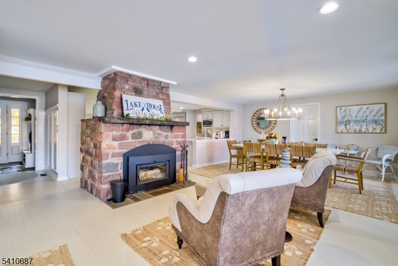 134 Lake End Road Newfoundland, NJ 07435 - Photo 15 of 47