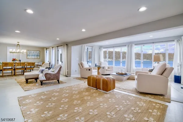 $2,495,000 | 134 Lake End Road, Newfoundland, NJ 07435