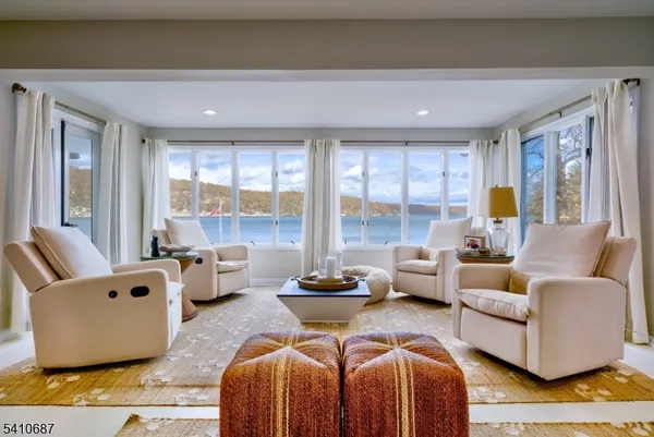 $2,495,000 | 134 Lake End Road, Newfoundland, NJ 07435