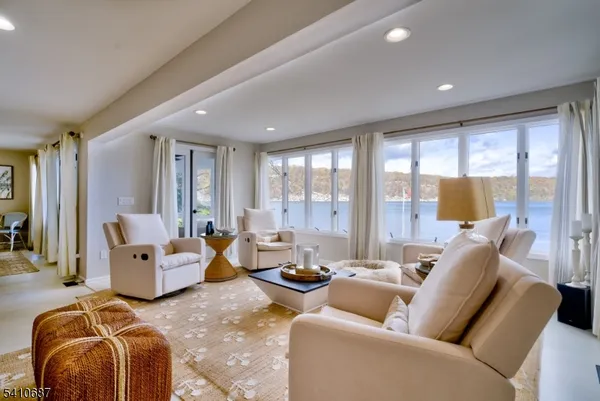 $2,495,000 | 134 Lake End Road, Newfoundland, NJ 07435