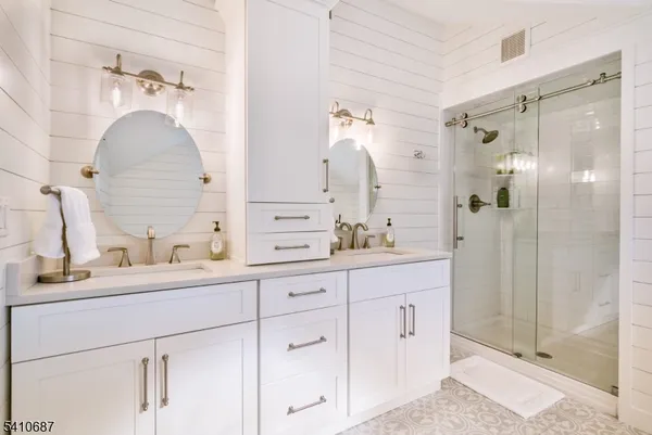 $2,495,000 | 134 Lake End Road, Newfoundland, NJ 07435