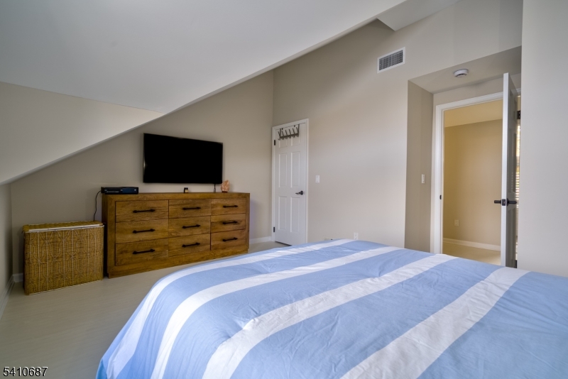 134 Lake End Road Newfoundland, NJ 07435 - Photo 31 of 47