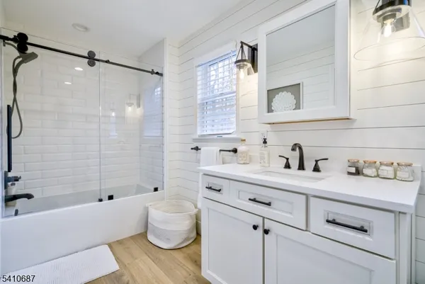 $2,495,000 | 134 Lake End Road, Newfoundland, NJ 07435