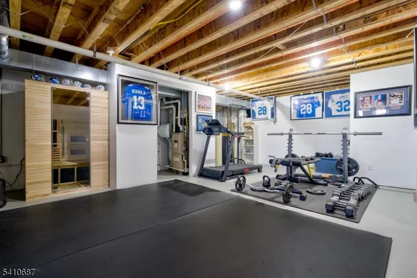 $2,495,000 | 134 Lake End Road, Newfoundland, NJ 07435