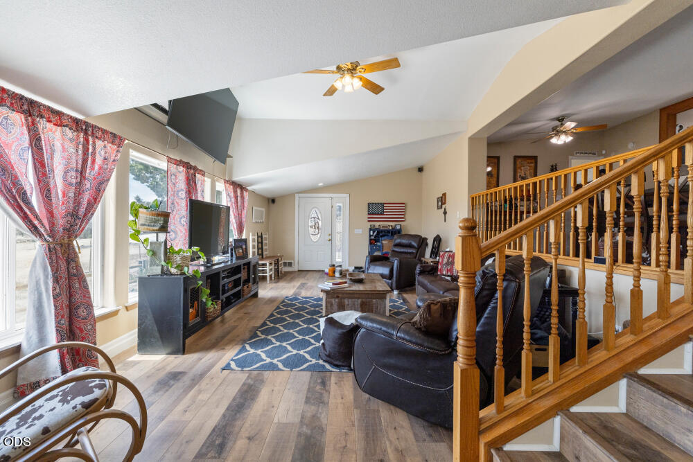 11453 Hill Road Klamath Falls, OR 97603 - Photo 11 of 75 Gallery Image 11