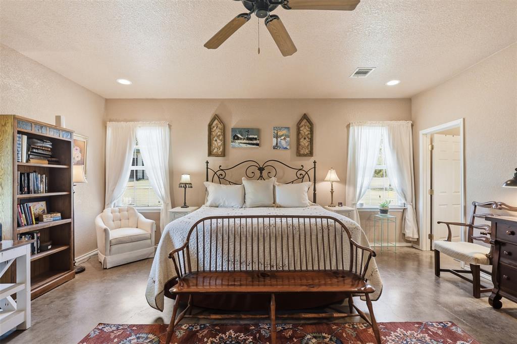 5770 West Highway 199 Springtown, TX 76082 - Photo 13 of 40