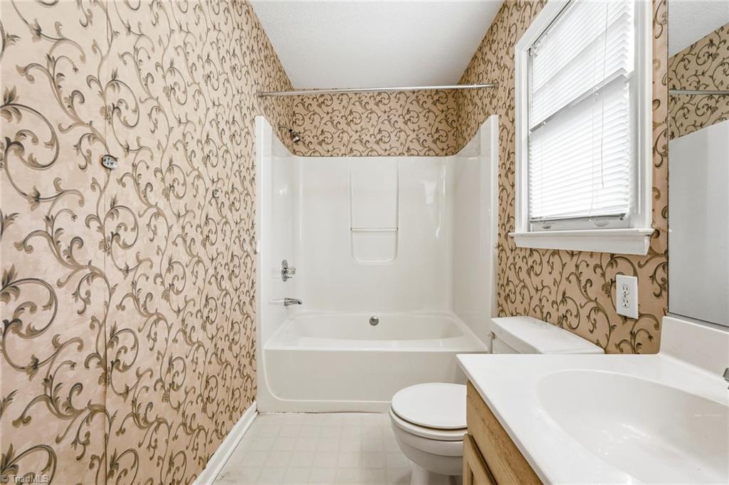 4331 Kinnamon Road Winston-Salem, NC 27103 - Photo 33 of 46