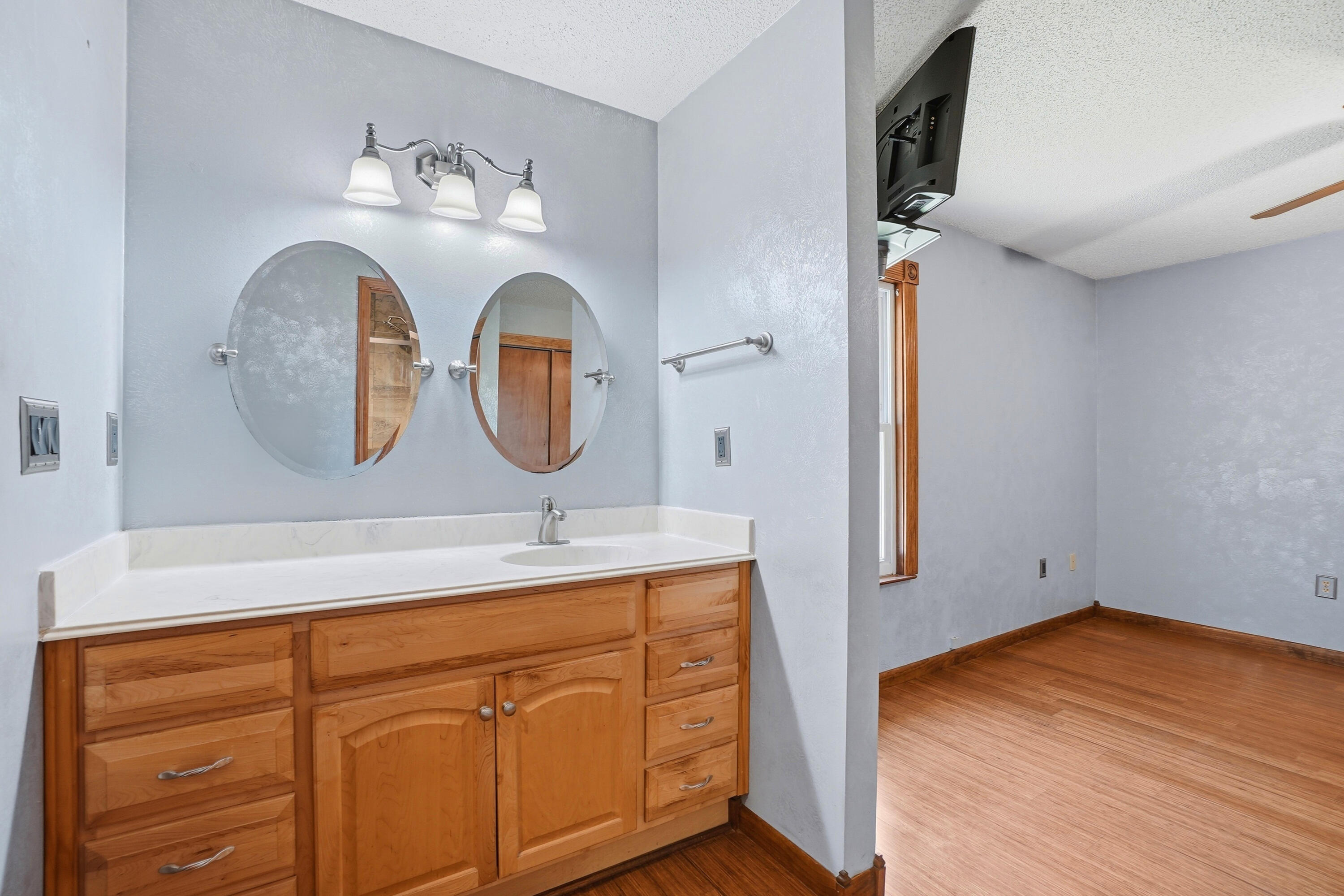 324 John King Road Crestview, FL 32539 - Photo 15 of 28 a bathroom with a sink and a mirror