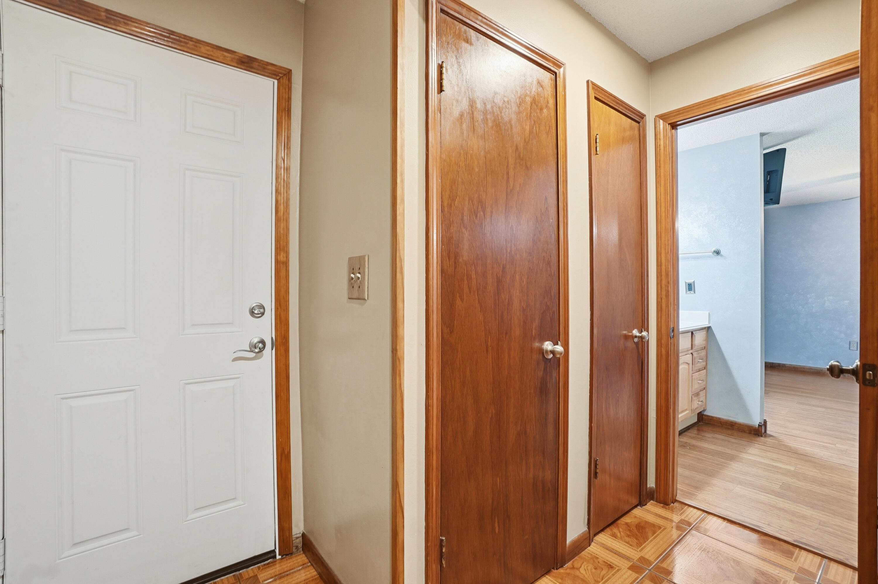 324 John King Road Crestview, FL 32539 - Photo 18 of 28 a view of a bathroom from a hallway