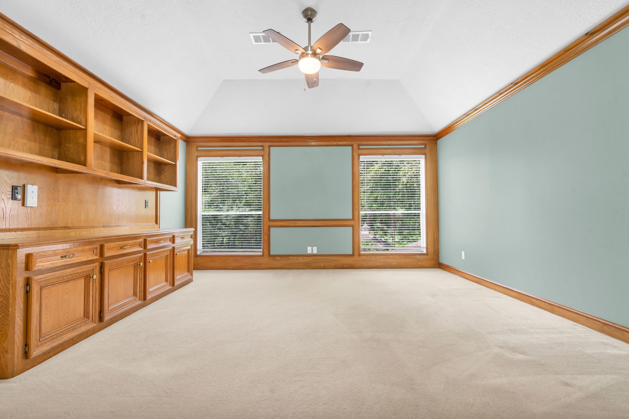 142 West Shadowpoint Circle The Woodlands, TX 77381 - Photo 27 of 50