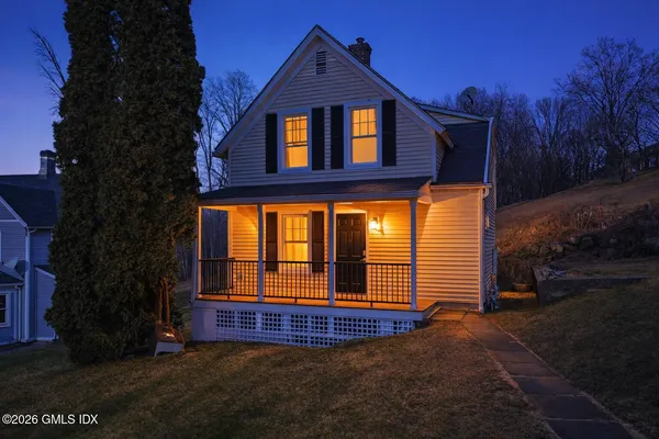 $3,850 | 2 Sherman Avenue, Unit COTTAGE, Greenwich, CT 06830