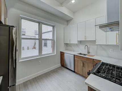 $710,000 | 133 Clifton Place, Unit 3, Jersey City, NJ 07304