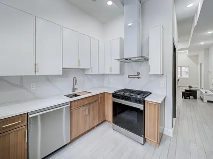 $710,000 | 133 Clifton Place, Unit 3, Jersey City, NJ 07304