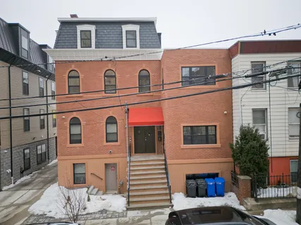 $710,000 | 133 Clifton Place, Unit 3, Jersey City, NJ 07304