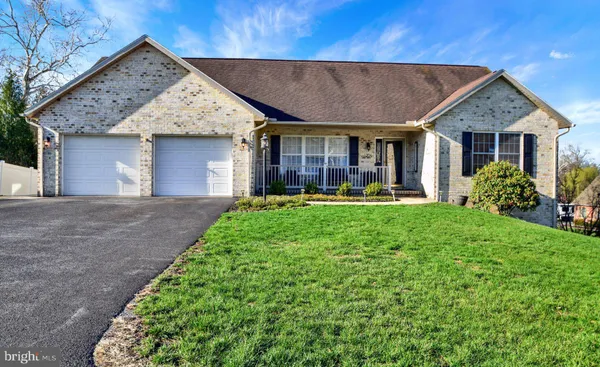 $439,900 | 204 Jade Drive, Chambersburg, PA 17202