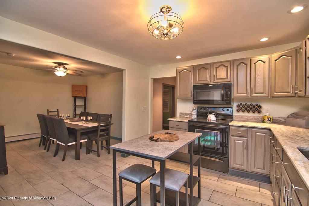 207 Arnolds Road Jermyn, PA 18433 - Photo 4 of 29 Gallery Image 4