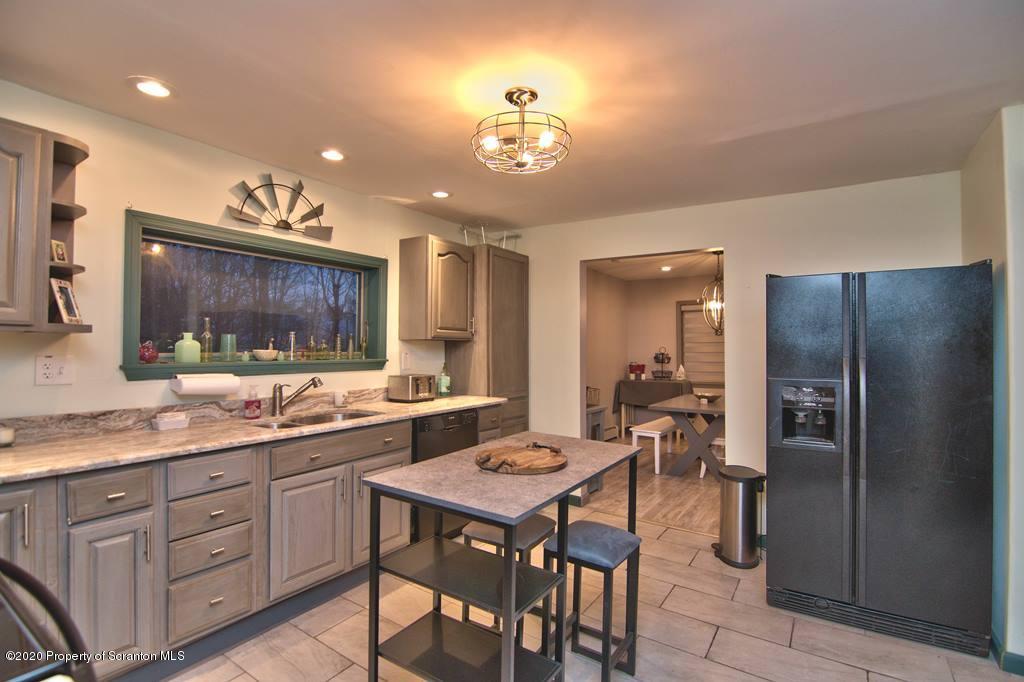 207 Arnolds Road Jermyn, PA 18433 - Photo 6 of 29 Gallery Image 6