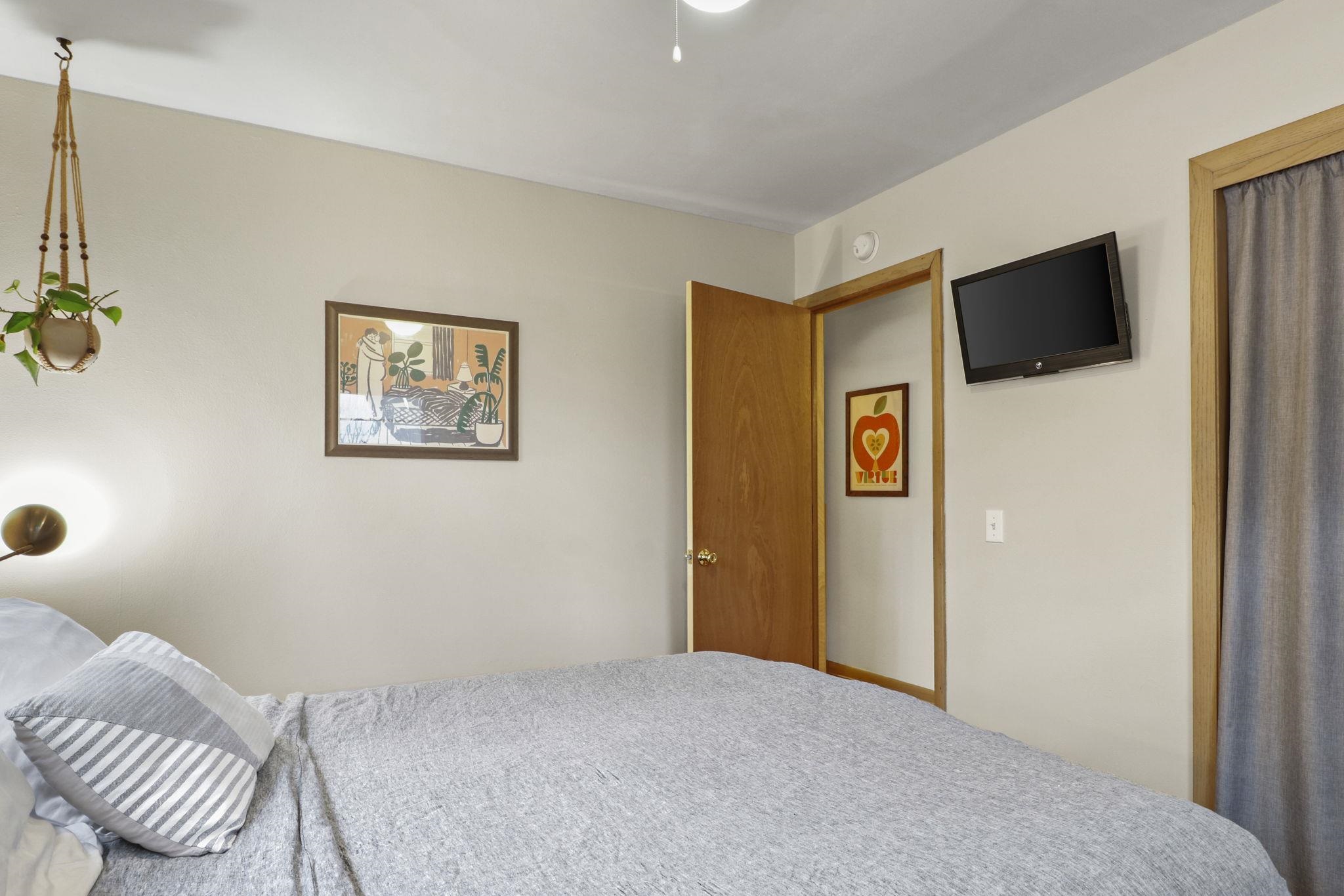 914 Nancy Lane Madison, WI 53704 - Photo 16 of 35