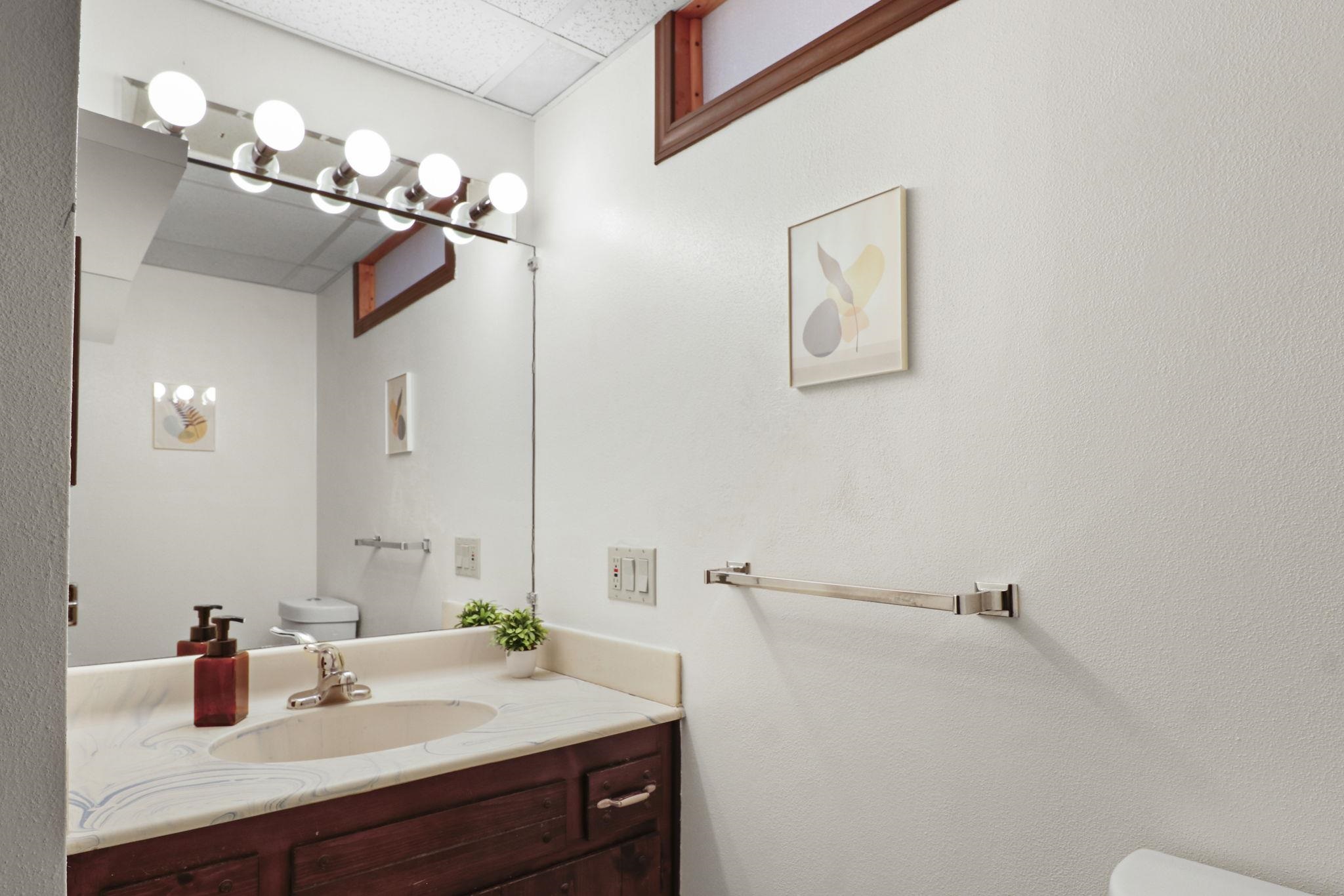 914 Nancy Lane Madison, WI 53704 - Photo 20 of 35