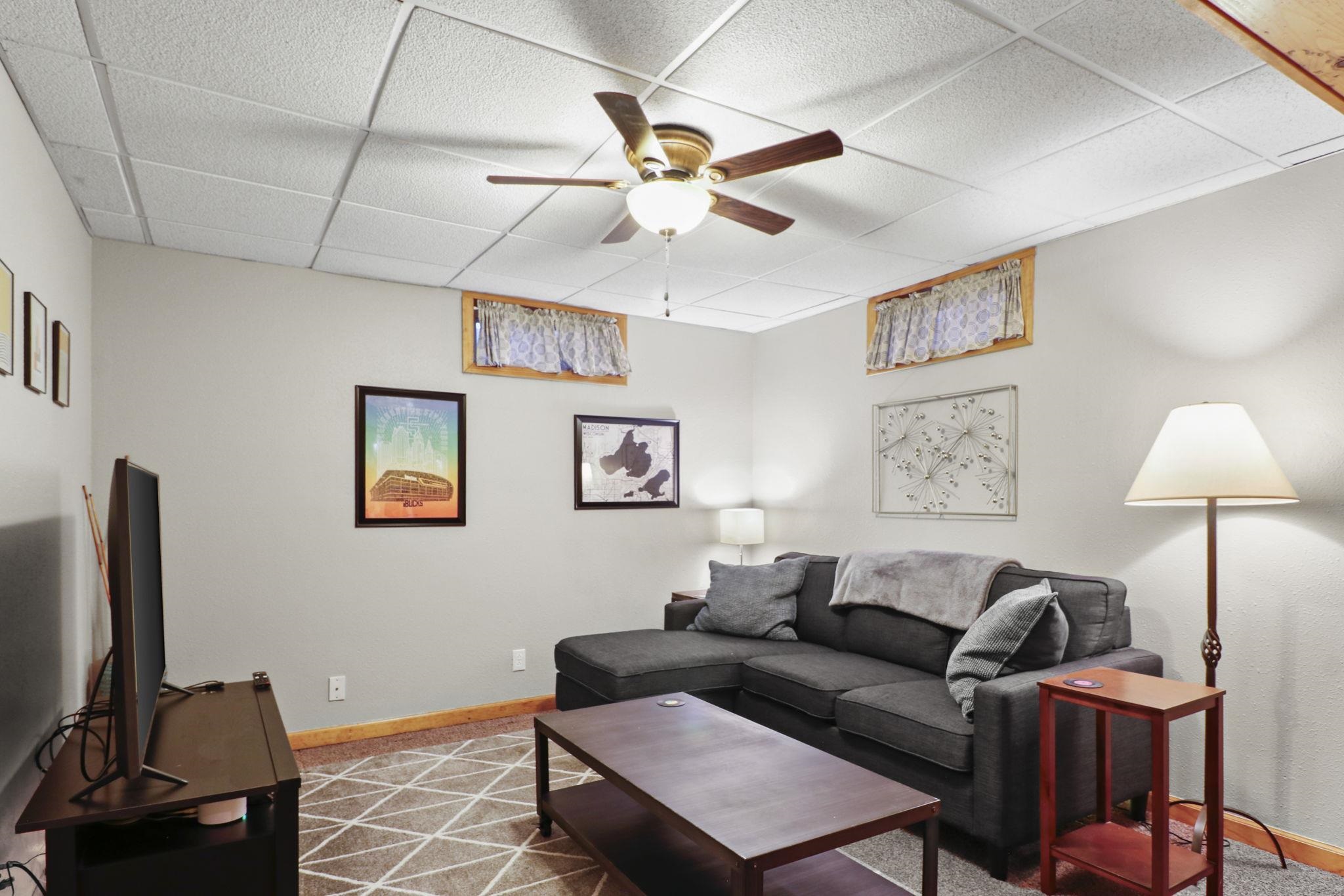 914 Nancy Lane Madison, WI 53704 - Photo 21 of 35