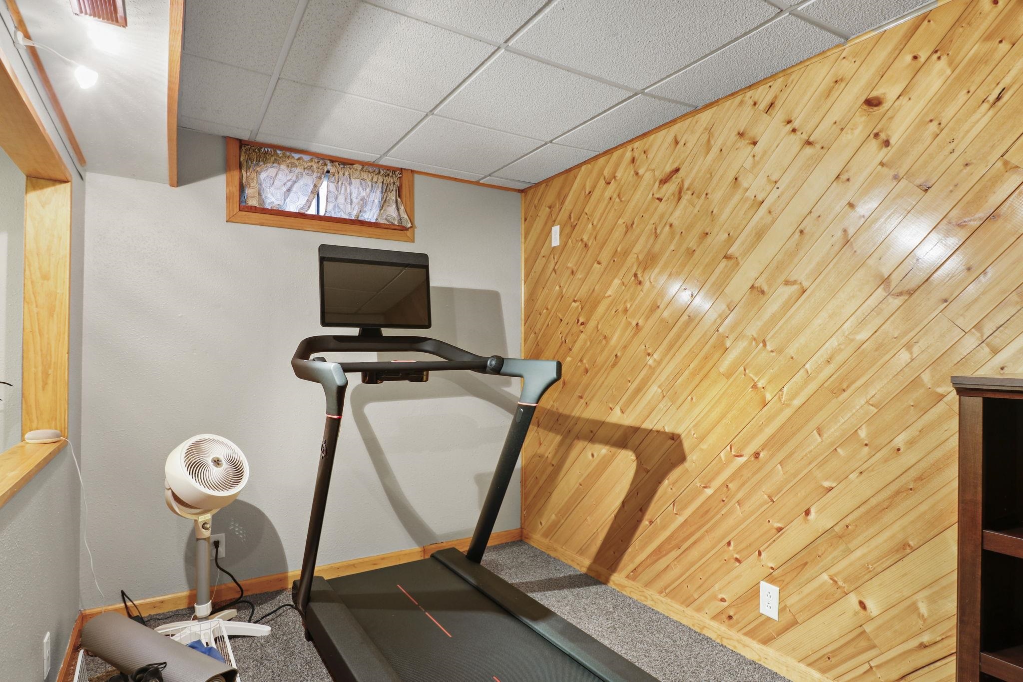 914 Nancy Lane Madison, WI 53704 - Photo 26 of 35