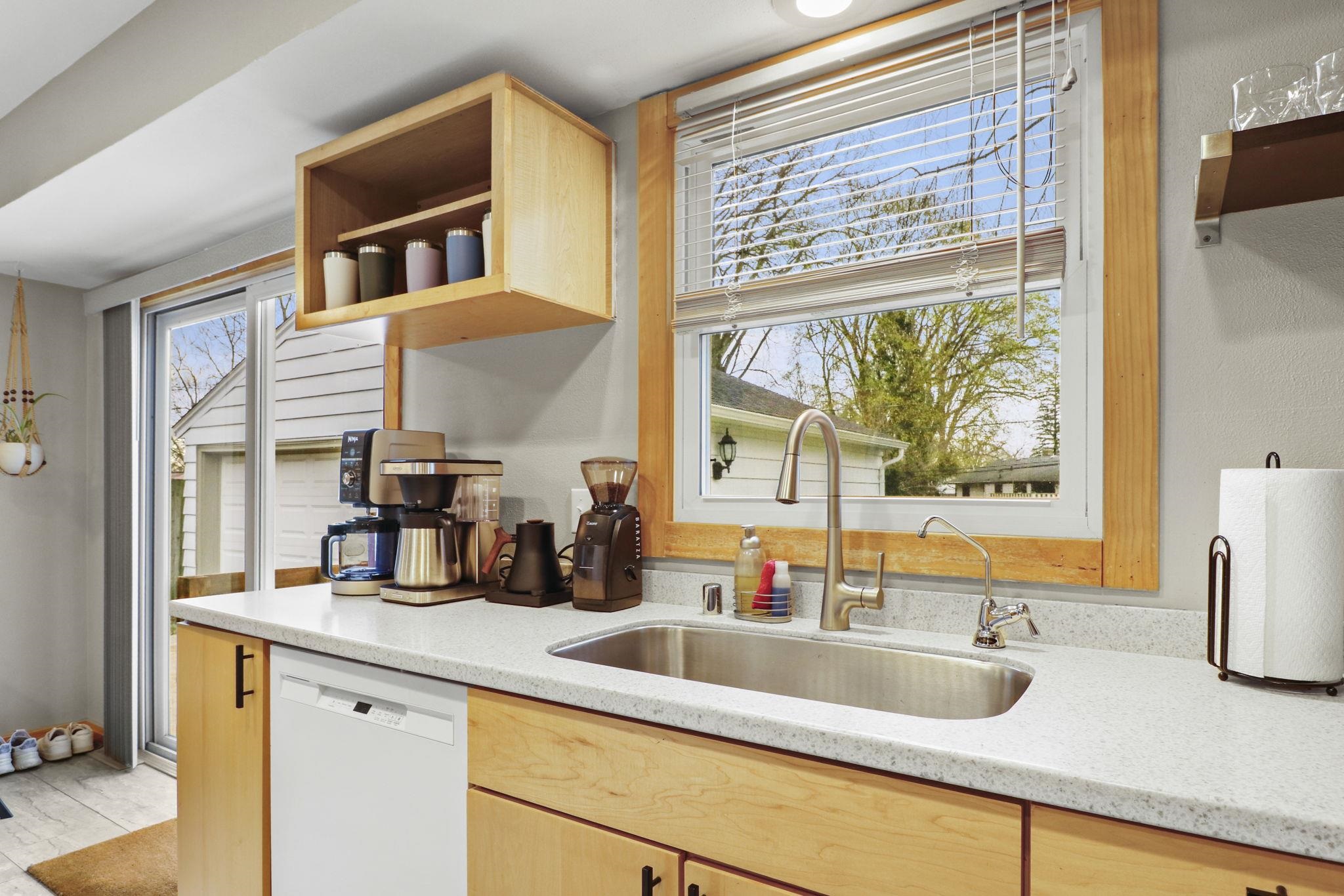 914 Nancy Lane Madison, WI 53704 - Photo 9 of 35