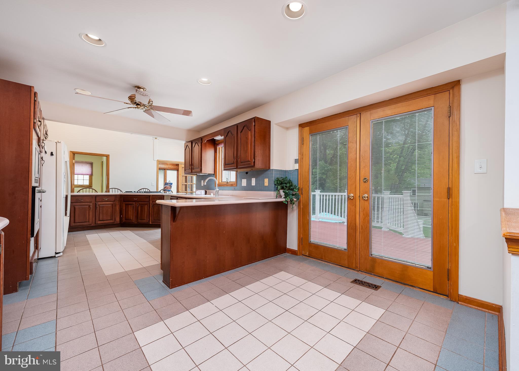 4945 West Running Brook Road Columbia, MD 21044 - Photo 15 of 65 Kitchen to outdoor living