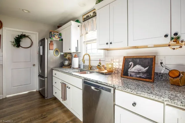 $369,000 | 154 Gracyn Lane, Thomasville, NC 27360