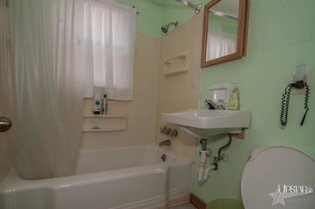2530 Greenway Road Fort Wayne, IN 46805 - Photo 9 of 27 Gallery Image 9