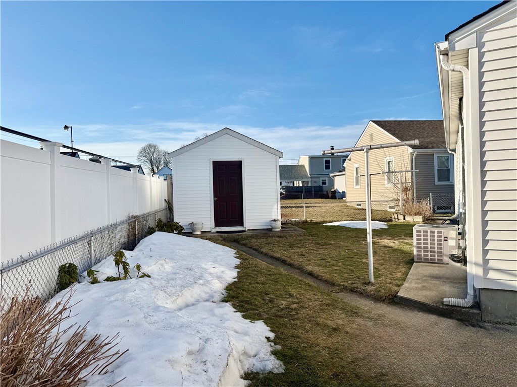 327 Rhode Island Avenue Pawtucket, RI 02860 - Photo 25 of 27
