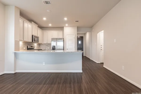 $2,600 | 13221 Badlands Way, St. Hedwig, TX 78152