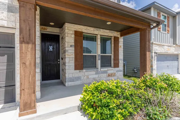 $2,600 | 13221 Badlands Way, St. Hedwig, TX 78152