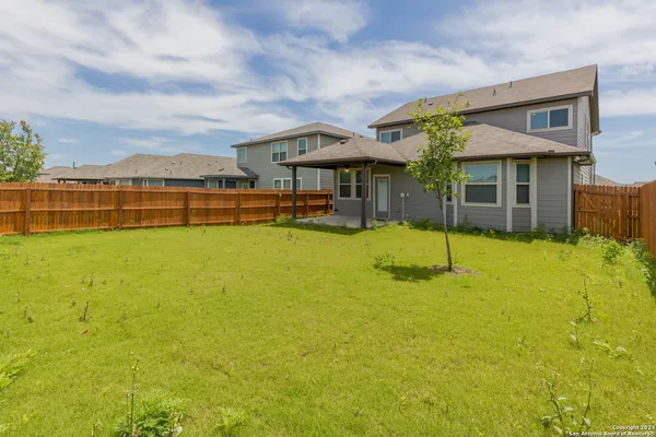 $2,600 | 13221 Badlands Way, St. Hedwig, TX 78152